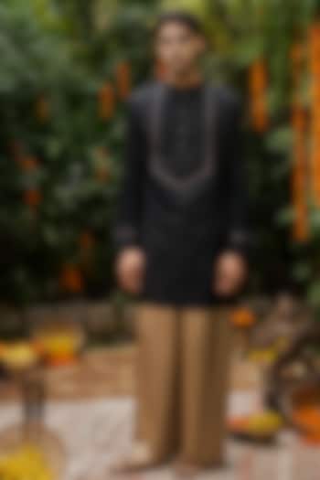 Black Blended Silk Kurta by Philocaly at Pernia's Pop Up Shop