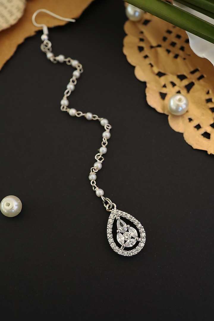 Rhodium Finish Zircon Maangtikka by Do Taara at Pernia's Pop Up Shop