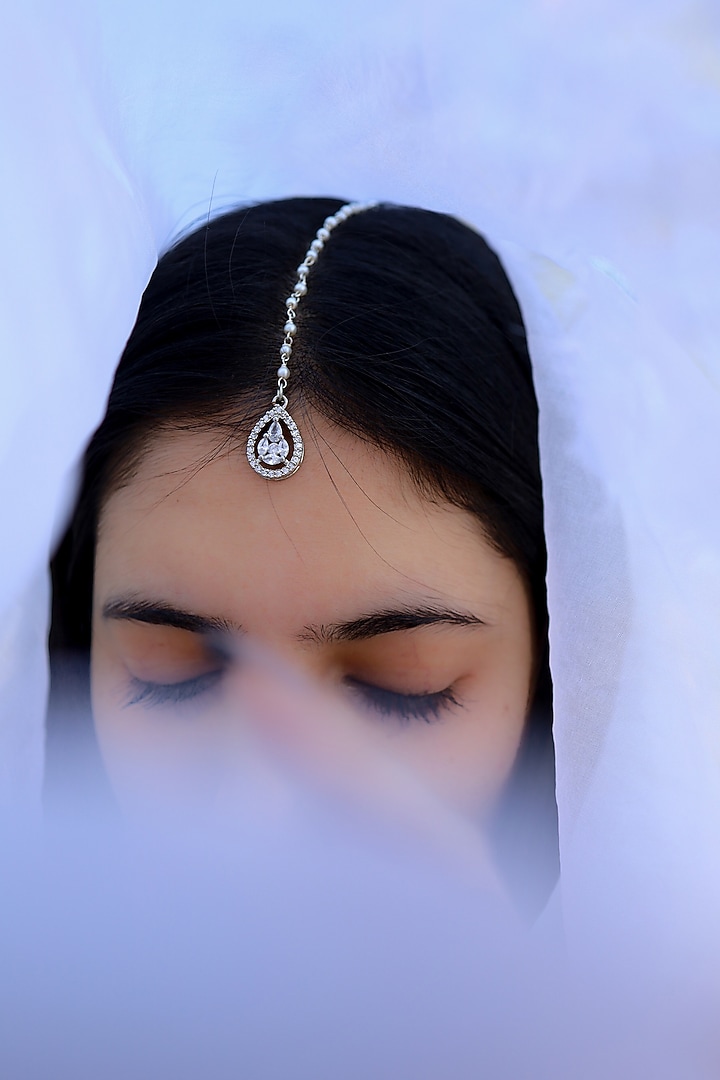Rhodium Finish Zircon Maangtikka by Do Taara at Pernia's Pop Up Shop
