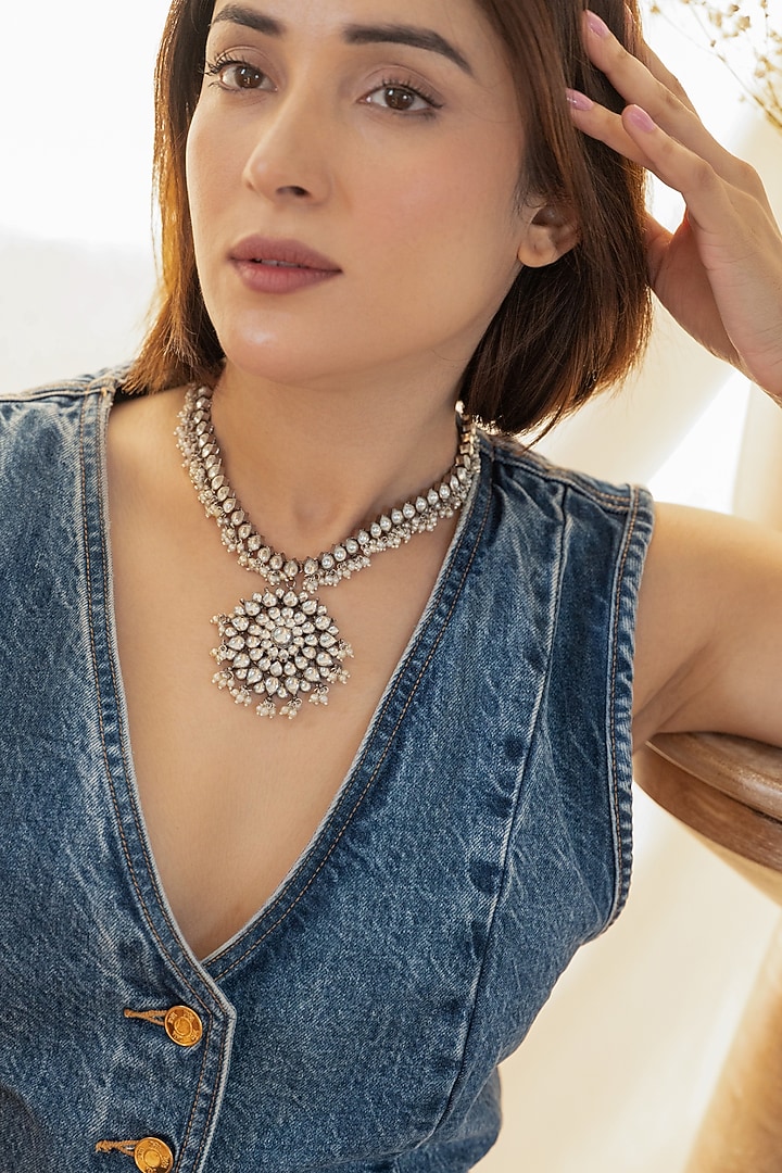 White Rhodium Finish Floral Motifs Kundan Polki & Pearl Necklace by Do Taara at Pernia's Pop Up Shop