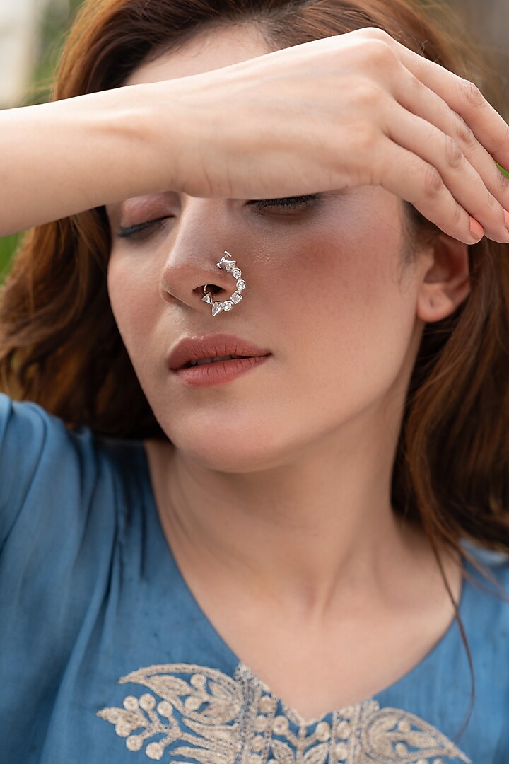 White Rhodium Finish Kundan Polki Nose Pin by Do Taara at Pernia's Pop Up Shop