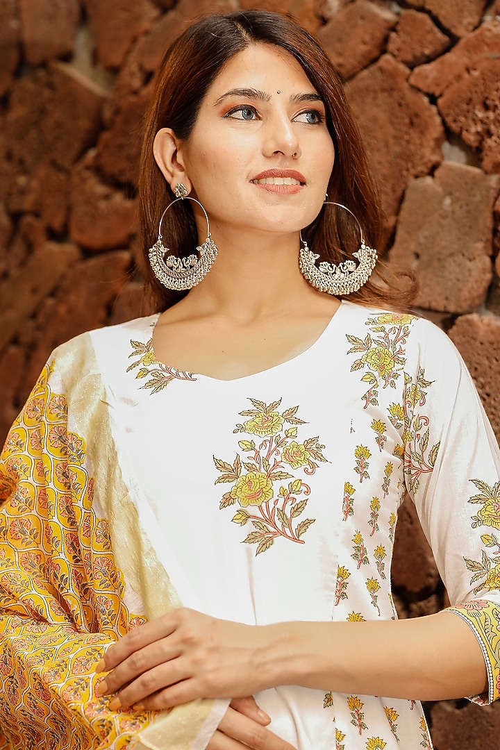 White Cotton Block Printed Kurta Set by Pheeta at Pernia's Pop Up Shop