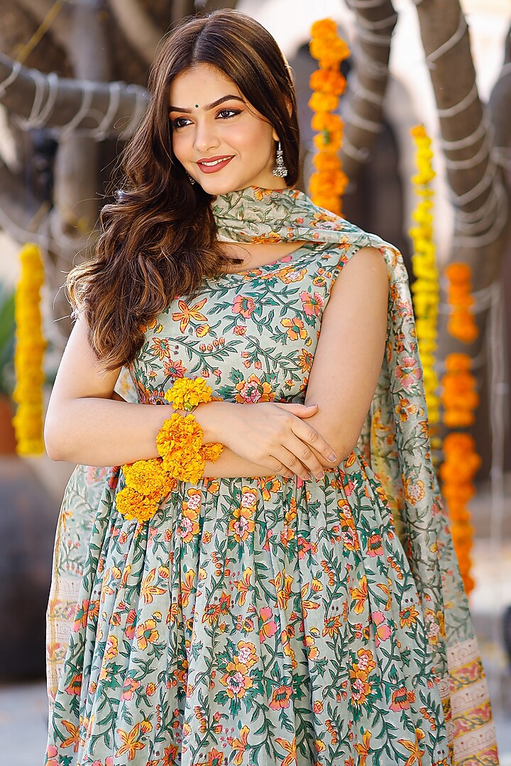 Green Block Printed Kurta Set by Pheeta at Pernia's Pop Up Shop