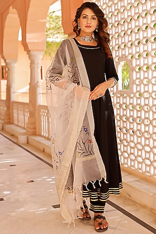 Solid Black Embellished Anarkali Set by Pheeta