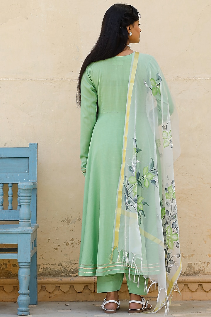 Green Embellished Kurta Set by Pheeta at Pernia's Pop Up Shop