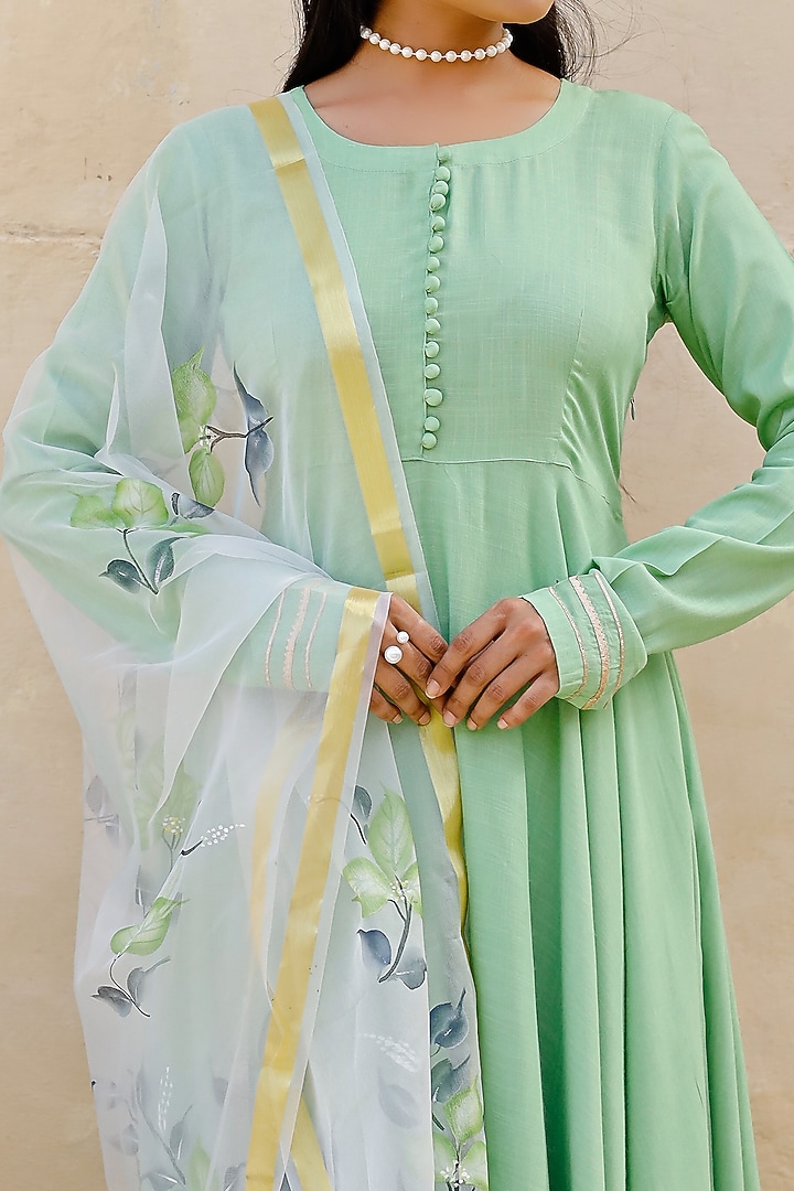 Green Embellished Kurta Set by Pheeta at Pernia's Pop Up Shop