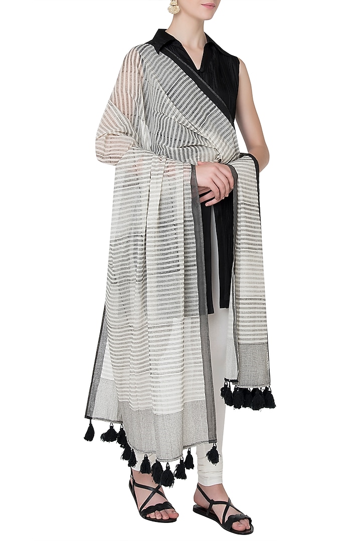 Black and white dupatta available only at Pernia's Pop Up Shop.