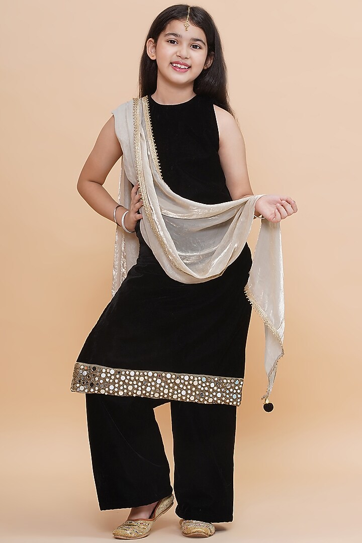 Black Velvet Mirror Work Kurta Set For Girls by Piccolo at Pernia's Pop Up Shop