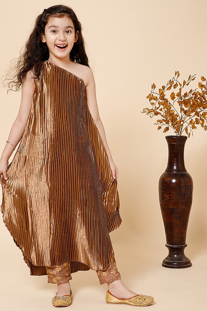 Brown Rayon One-Shoulder Pleated Kurta Set For Girls by Piccolo at Pernia's Pop Up Shop