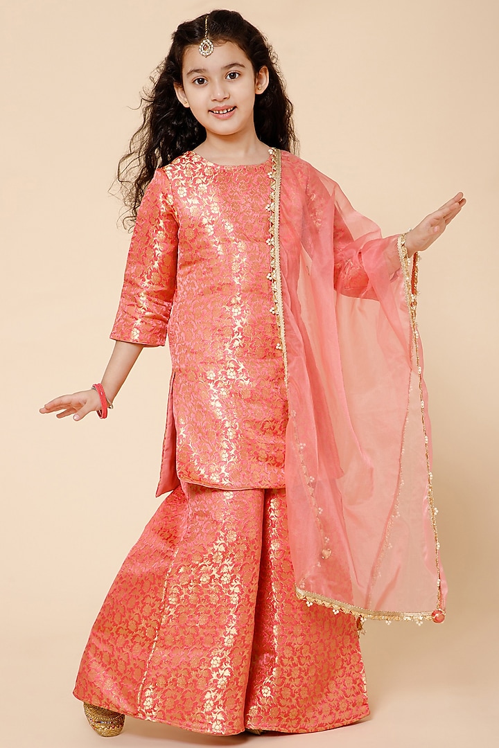 Pink Silk Kurta Set For Girls by Piccolo at Pernia's Pop Up Shop