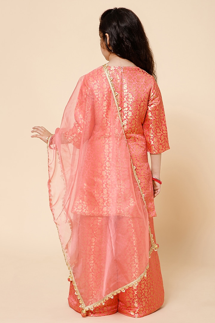 Pink Silk Kurta Set For Girls by Piccolo at Pernia's Pop Up Shop