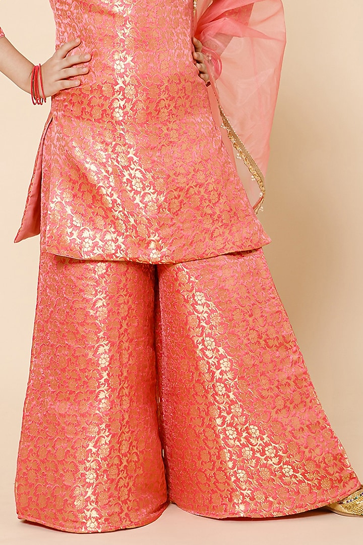 Pink Silk Kurta Set For Girls by Piccolo at Pernia's Pop Up Shop
