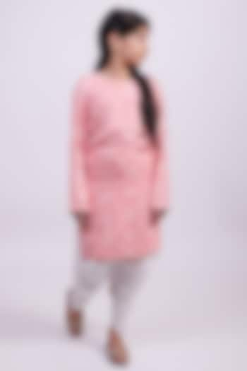 Peach Pink Cotton Kurta Set For Girls by PiccoRicco at Pernia's Pop Up Shop