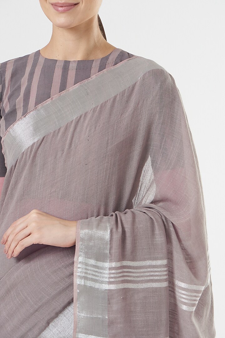Grey Handwoven Linen Saree by Parijat at Pernia's Pop Up Shop