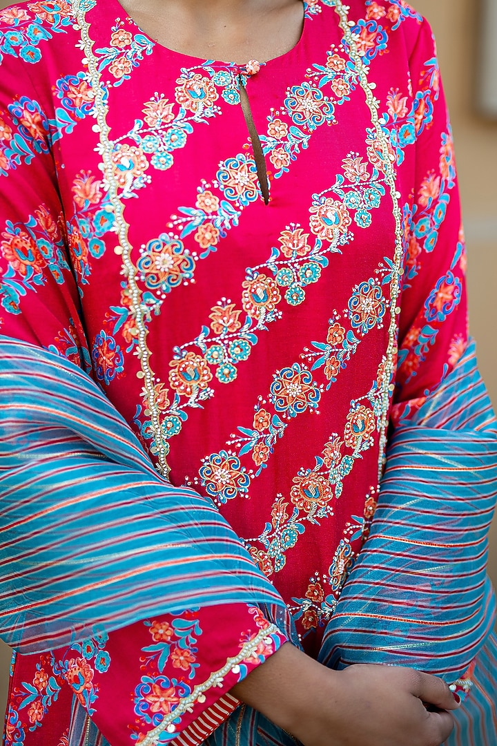 Fuchsia Printed & Hand Embroidered Kurta Set by Pita Nila at Pernia's Pop Up Shop
