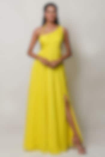 Yellow Art Flat Chiffon One-Shoulder Gown by PINUP BY ASTHA