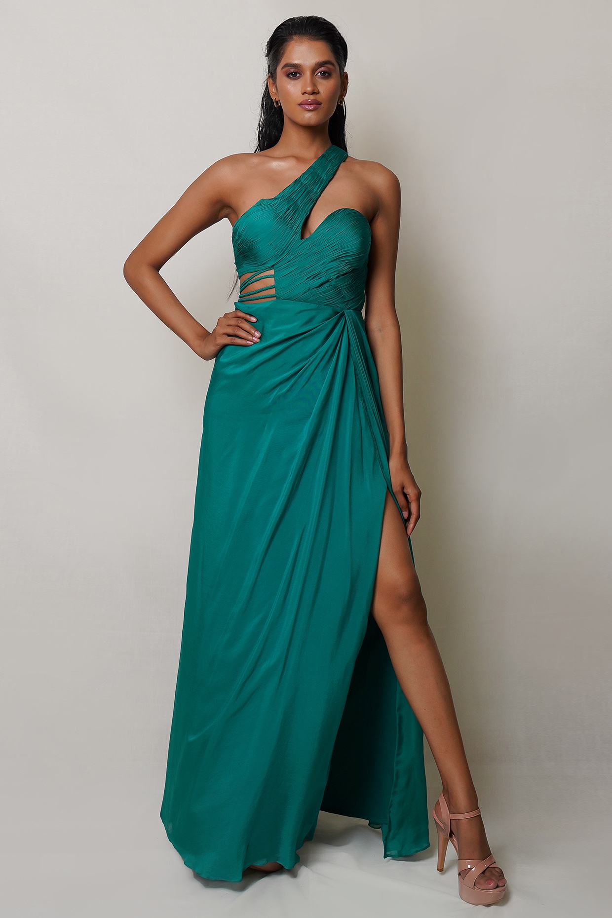 Buy Chiffon Evening Gowns for Women Online from India s Luxury