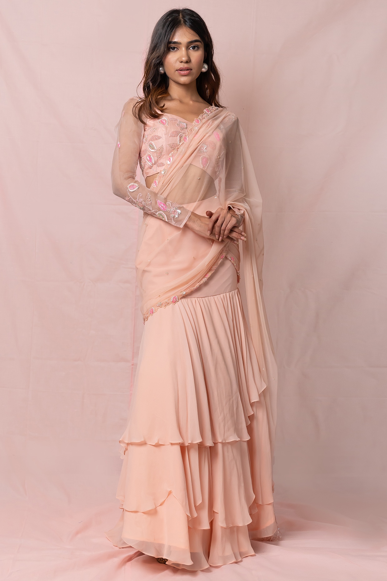 Saree pin up on sale style