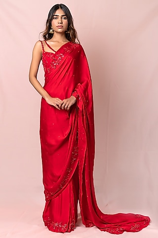 Red Hand Embroidered Saree Set by PINUP BY ASTHA