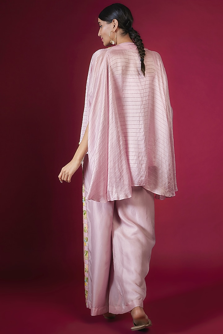 Purple Churo Silk Cape Set by PITARA BY SIPIKA CHAWLA at Pernia's Pop Up Shop