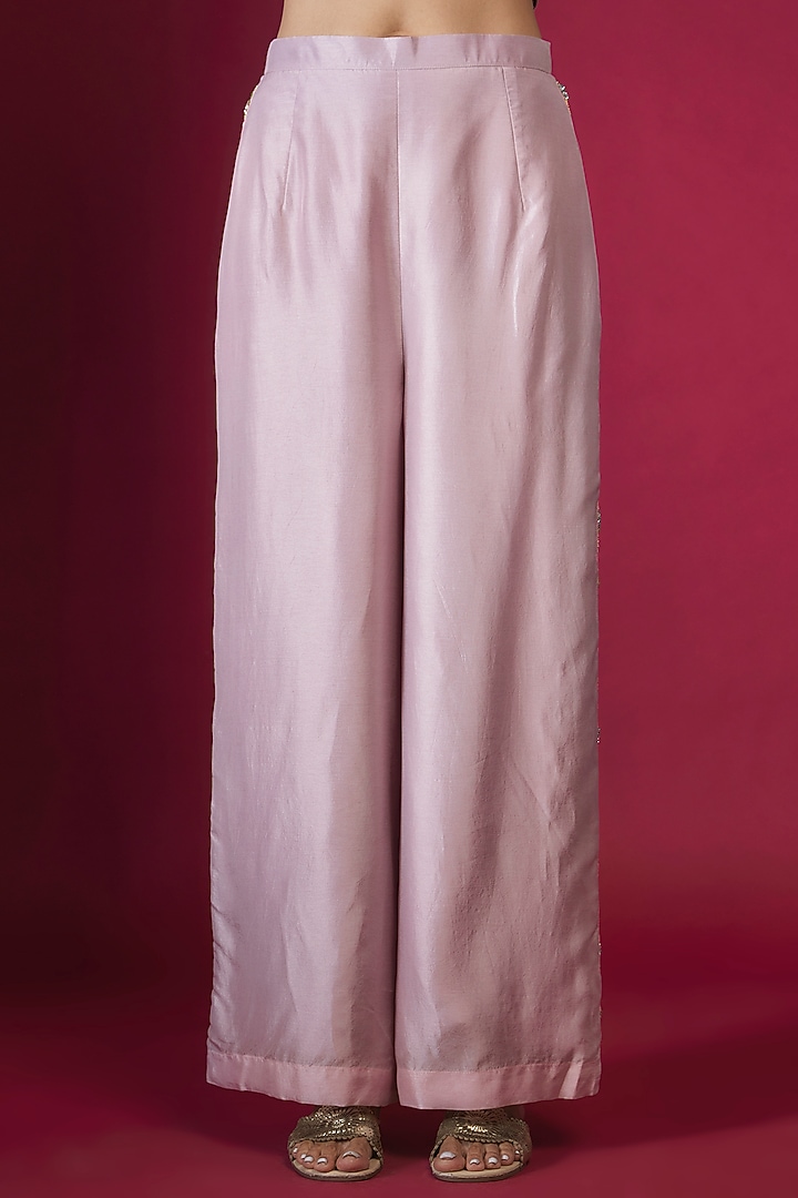 Purple Churo Silk Cape Set by PITARA BY SIPIKA CHAWLA at Pernia's Pop Up Shop