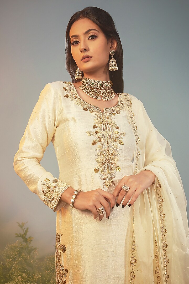 Ivory Raw Silk Zari Work Kurta Set by Peach It Up By Samridhi at Pernia's Pop Up Shop