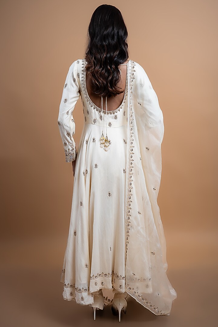 Ivory Chanderi Zari Work Bridal Anarkali Set by Peach It Up By Samridhi at Pernia's Pop Up Shop
