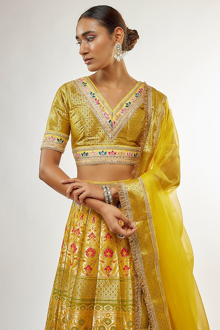 Yellow Banarasi Silk Wedding Lehenga Set by Priyanka Jha at Pernia's Pop Up Shop