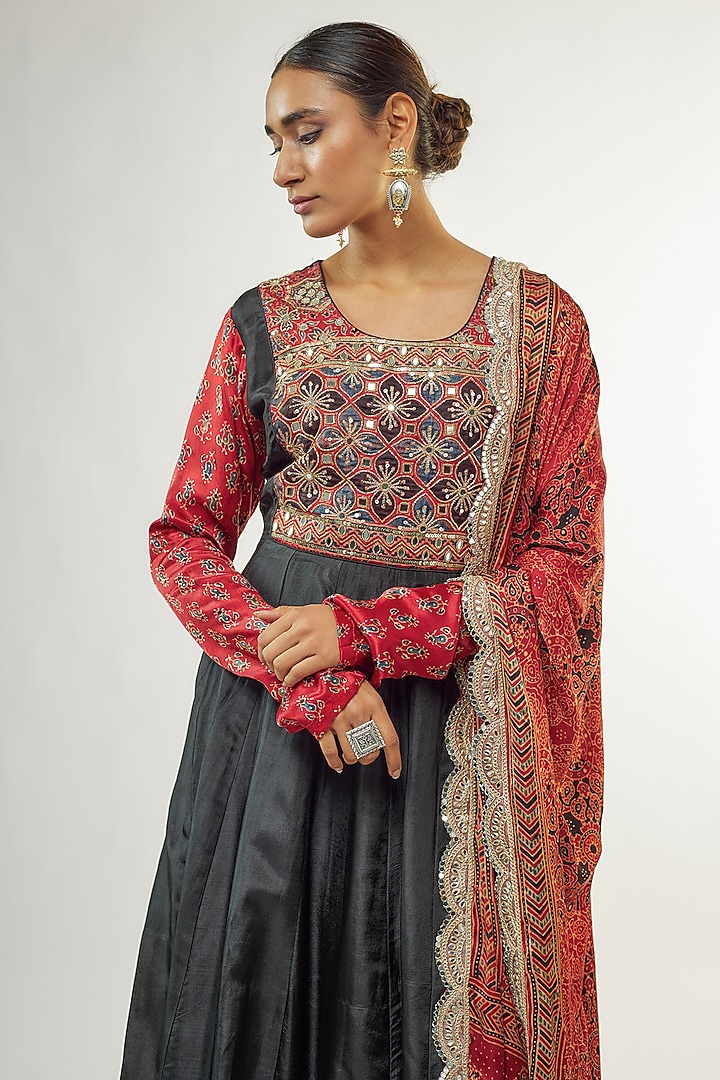 Black & Red Silk Patchwork Hand Embroidered Party Wear Anarkali Set by Priyanka Jha at Pernia's Pop Up Shop