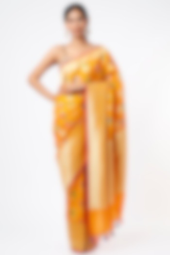 Yellow Silk Banarasi Saree Set by Priyanka Jha at Pernia's Pop Up Shop