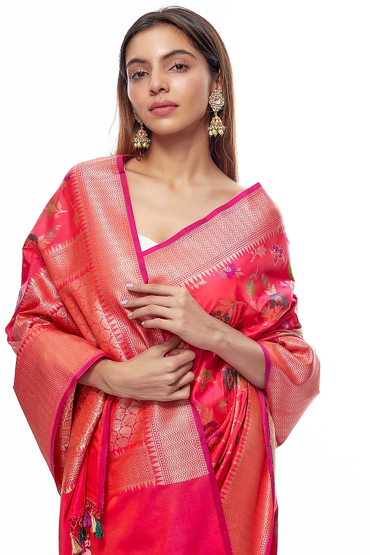 Carrot Pink Silk Banarasi Party Wear Saree Set by Priyanka Jha at Pernia's Pop Up Shop