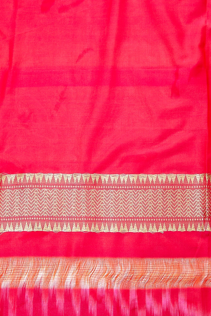 Carrot Pink Silk Banarasi Party Wear Saree Set by Priyanka Jha at Pernia's Pop Up Shop