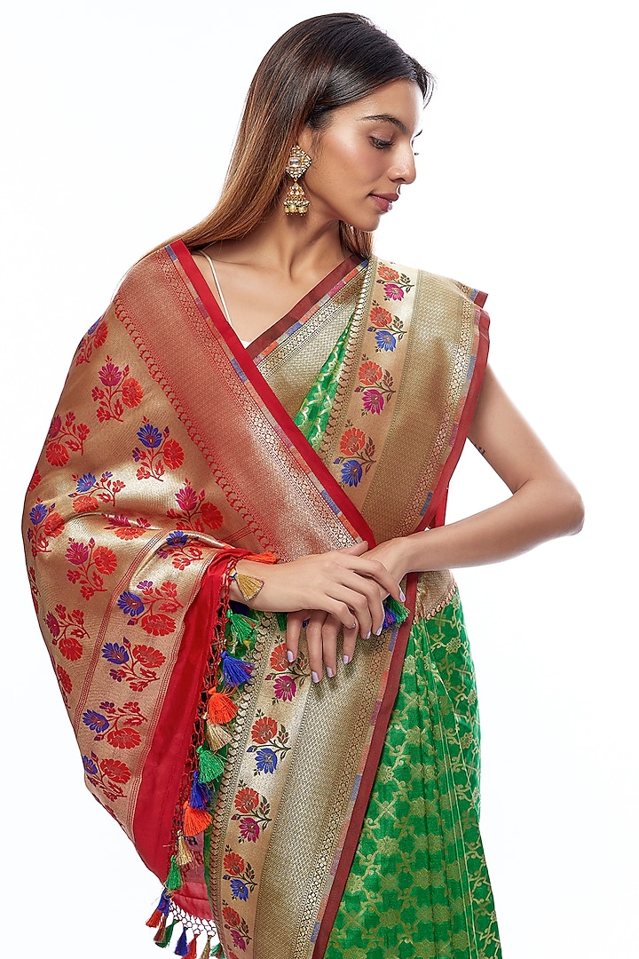 Green & Red Silk Banarasi Party Wear Saree Set by Priyanka Jha at Pernia's Pop Up Shop