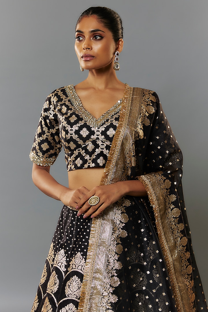 Black Banarasi Organza Hand Embroidered Wedding Lehenga Set by Priyanka Jha at Pernia's Pop Up Shop