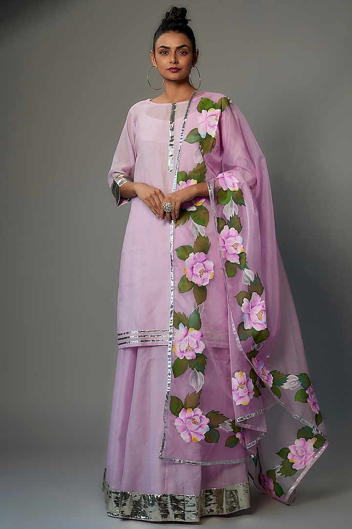 Mauve Pure Chanderi Silk Embroidered Kurta Set by Priyanka Jha at Pernia's Pop Up Shop