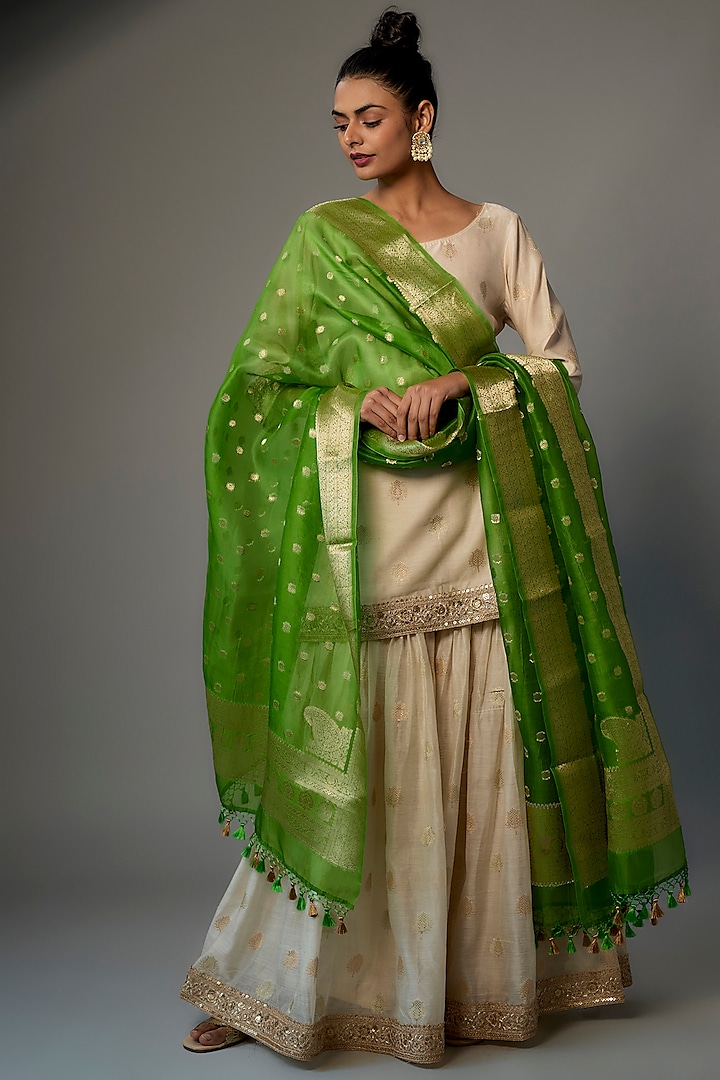 Ivory Handwoven Banarasi Chanderi Silk Embroidered Gharara Set by Priyanka Jha at Pernia's Pop Up Shop