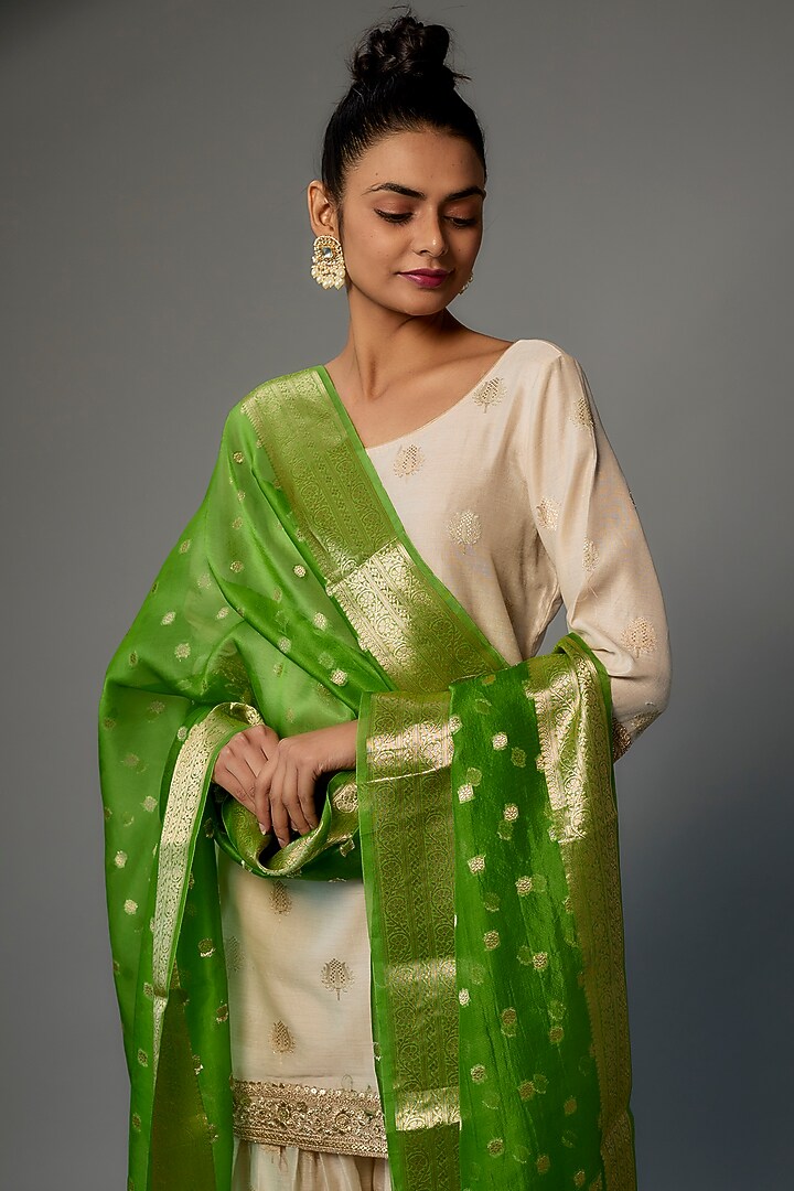 Ivory Handwoven Banarasi Chanderi Silk Embroidered Gharara Set by Priyanka Jha at Pernia's Pop Up Shop