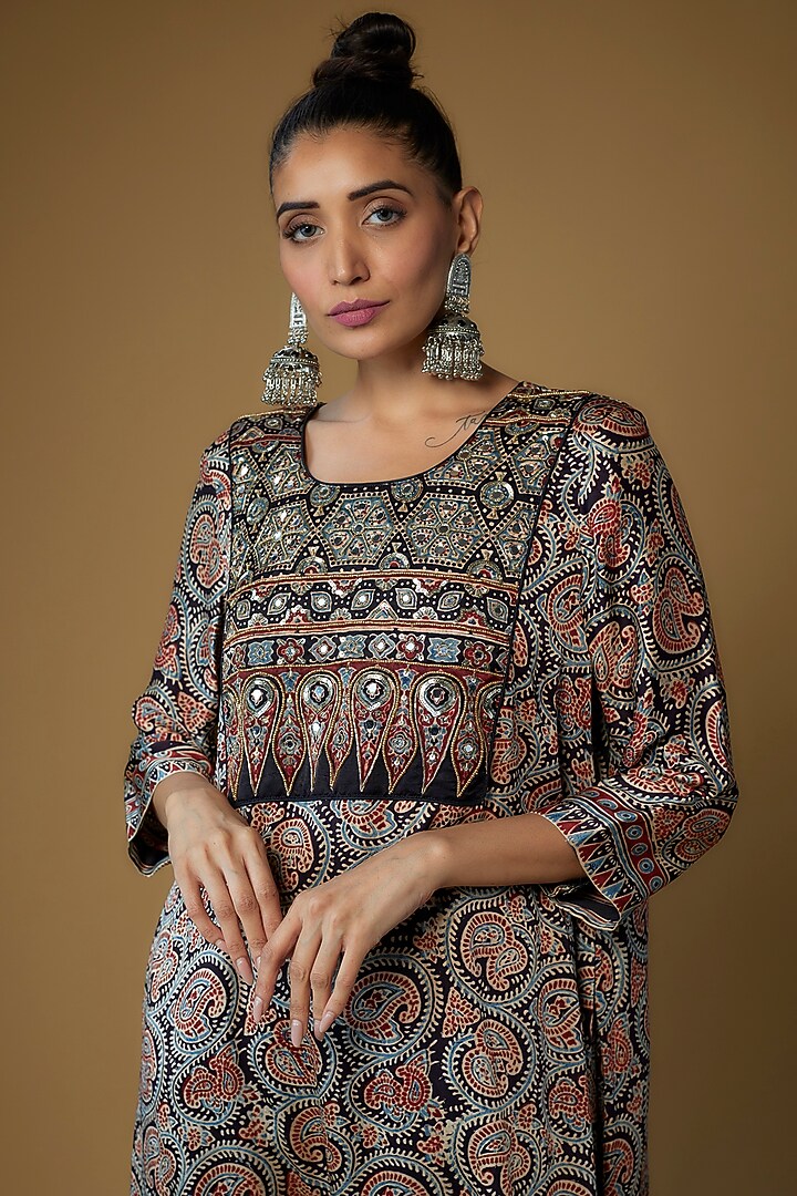 Black Modal Silk Printed & Embroidered Kurta Set by Priyanka Jha at Pernia's Pop Up Shop