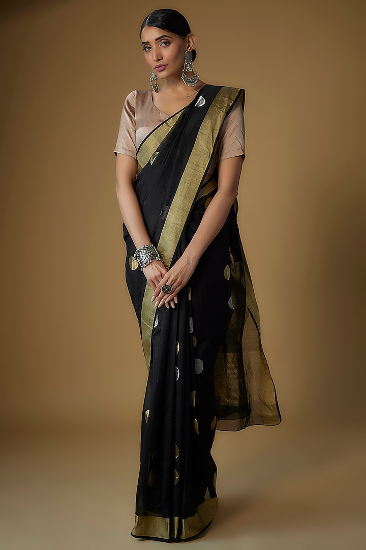 Black Pure Silk Chanderi Handwoven Wedding Saree Set by Priyanka Jha at Pernia's Pop Up Shop