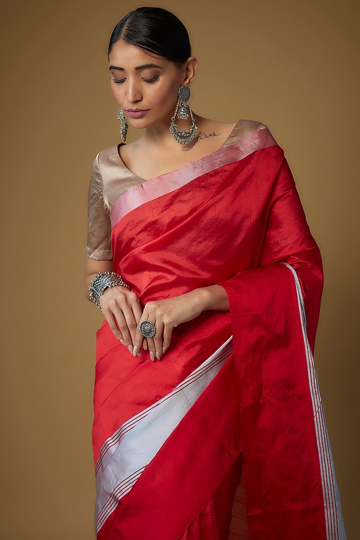 Grey & Red Pure Silk Chanderi Handwoven Wedding Saree Set by Priyanka Jha at Pernia's Pop Up Shop