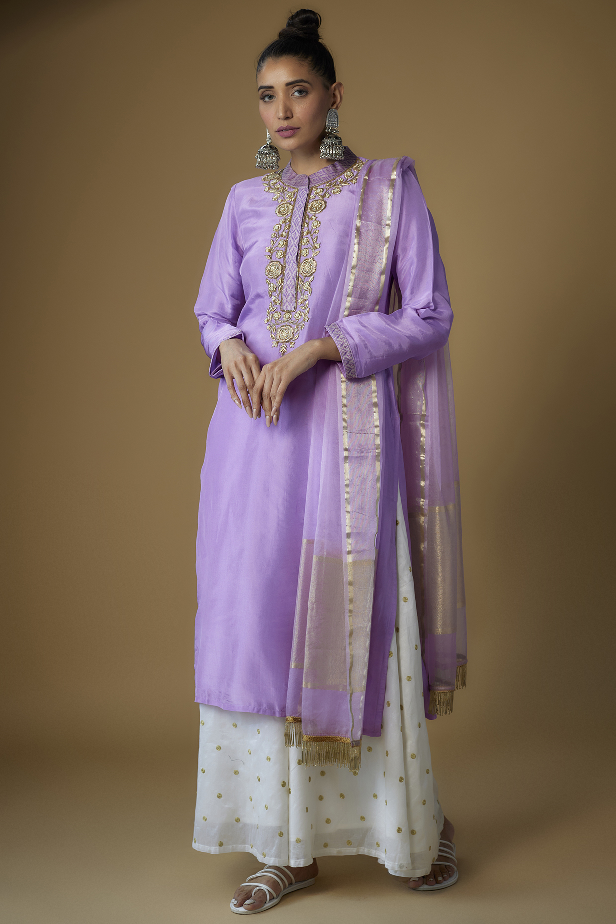 Mauve Silk Embroidered Kurta Set by Priyanka Jha at Pernia's Pop Up Shop