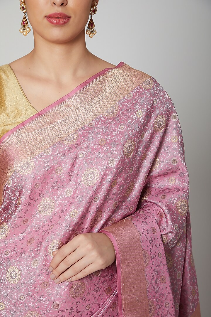 Lilac Handwoven Banarasi Wedding Saree Set by Priyanka Jha at Pernia's Pop Up Shop