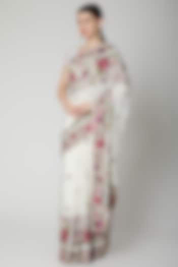 White Hand Embroidered Gara Reception Saree Set by Priyanka Jha at Pernia's Pop Up Shop