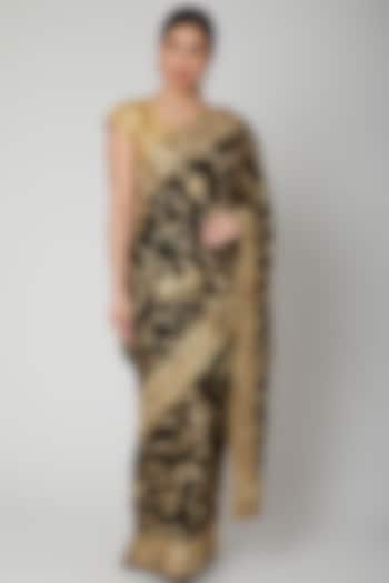 Black Embroidered & Handcrafted Gara Reception Saree Set by Priyanka Jha at Pernia's Pop Up Shop