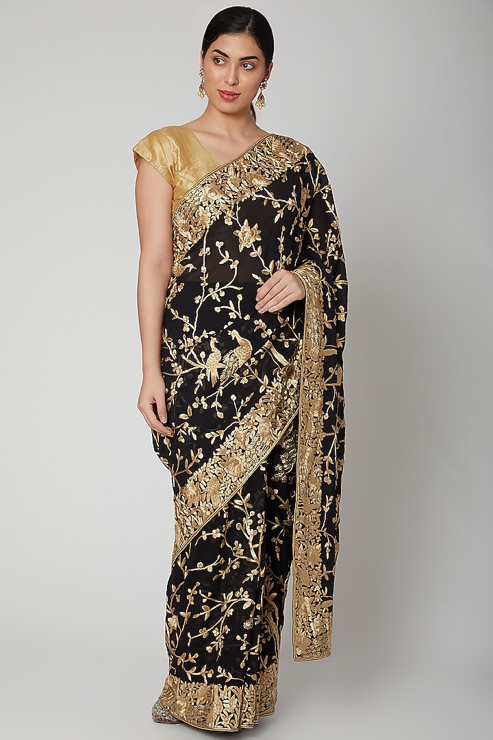 Black Embroidered & Handcrafted Gara Reception Saree Set by Priyanka Jha at Pernia's Pop Up Shop