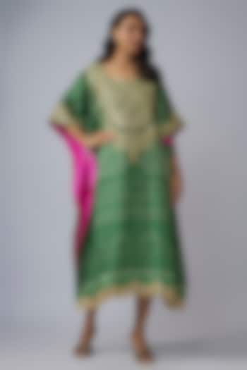 Emerald Green Modal Silk Bandhani Printed Kaftan by Priyanka Jha at Pernia's Pop Up Shop