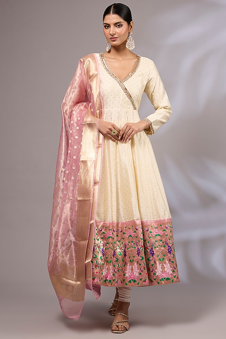 White Pure Silk Chanderi Hand Embroidered Wedding Anarkali Set by Priyanka Jha at Pernia's Pop Up Shop