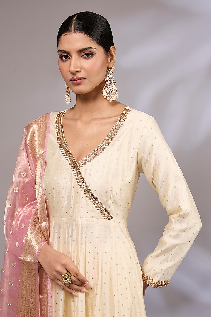 White Pure Silk Chanderi Hand Embroidered Wedding Anarkali Set by Priyanka Jha at Pernia's Pop Up Shop