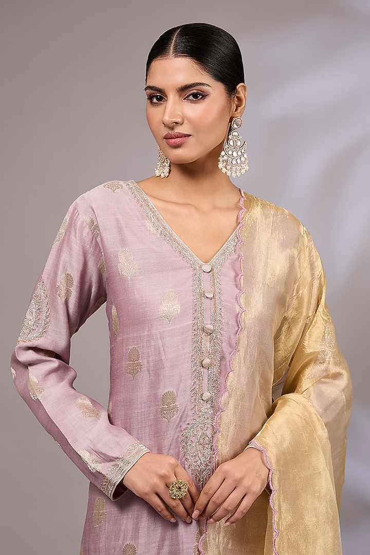 Purple Silk Chanderi Hand Embroidered Kurta Set by Priyanka Jha at Pernia's Pop Up Shop