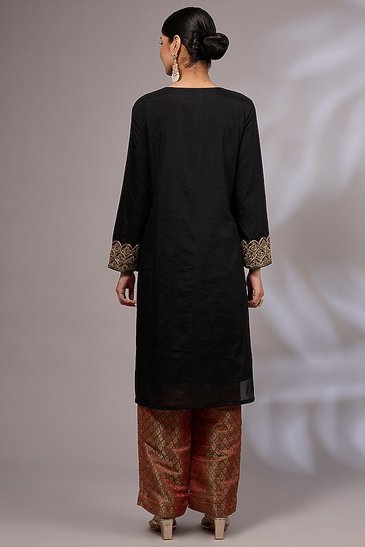 Black Pure Chanderi Hand Embroidered Kurta Set by Priyanka Jha at Pernia's Pop Up Shop